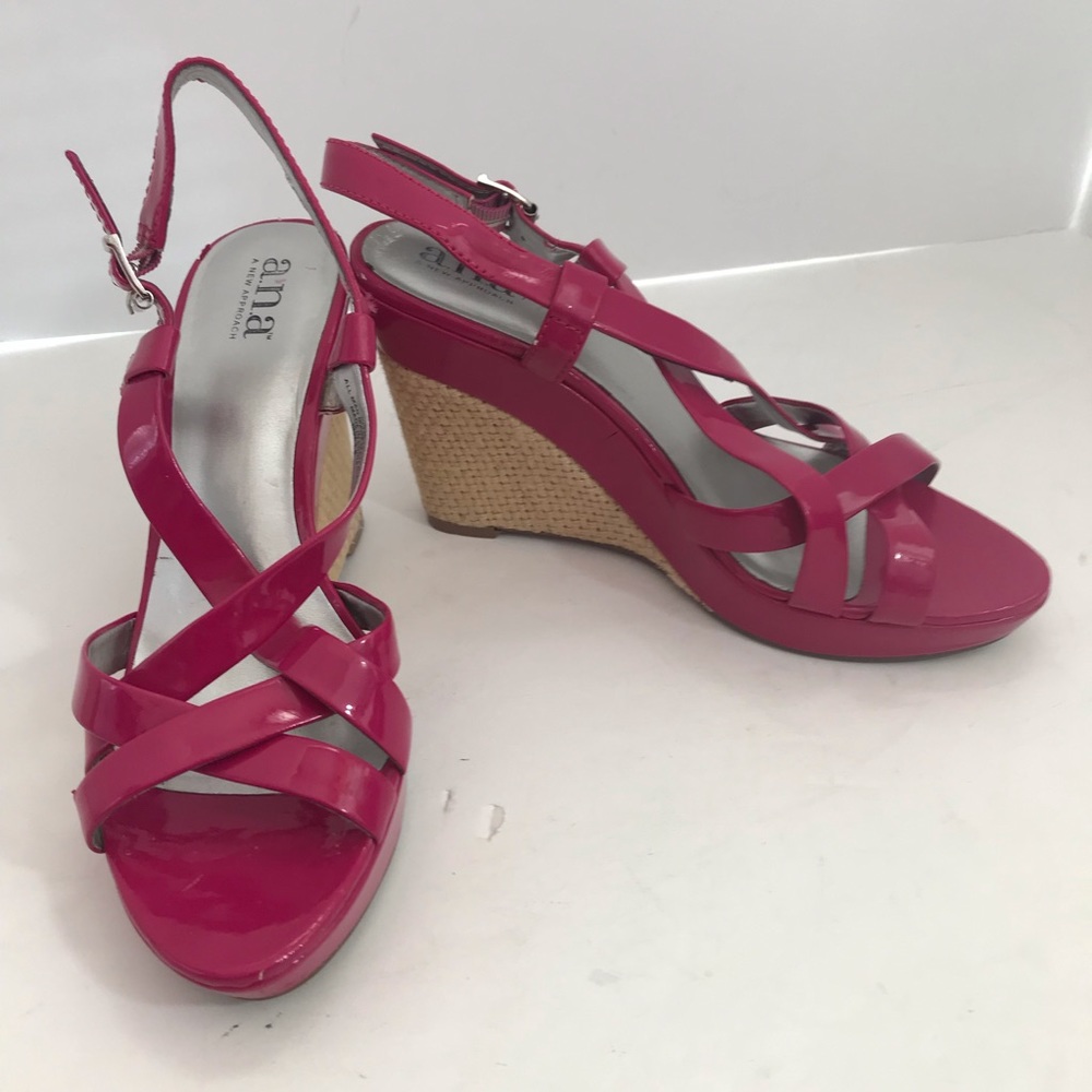 a.n.a. Pink patent leather wedge sandal size 8